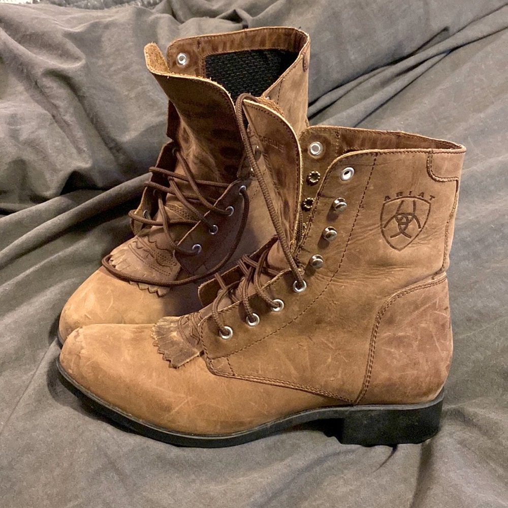 COPY - Ariat-size 7M/heritage Roper II Lace up 6” cowgirl boots